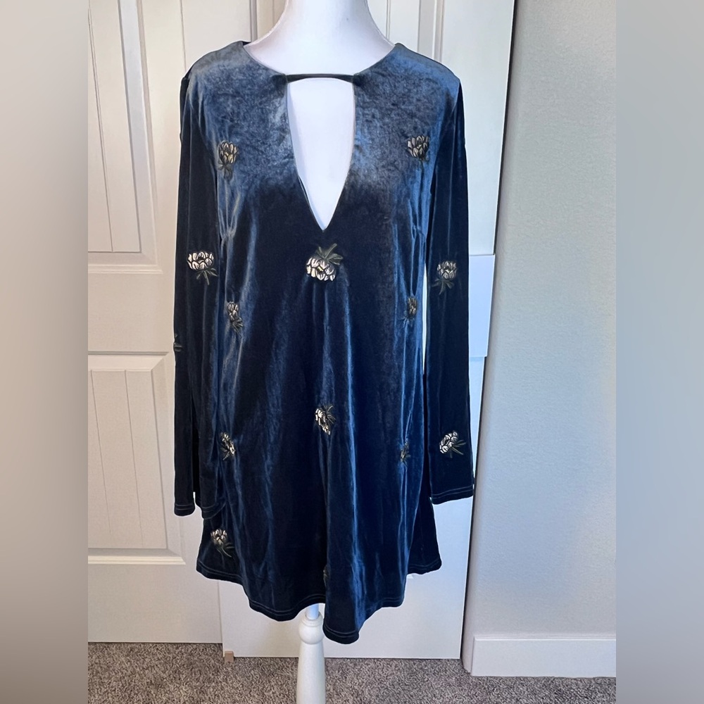 Honey Belle Velvet Embroidered Flowers Flare A Line Dress Bell Sleeve Sz Small